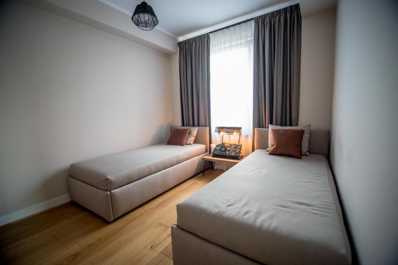 The Aviator Apartment - Jacuzzi & Panoramic View คลูจ-นาโปกา ภายนอก รูปภาพ